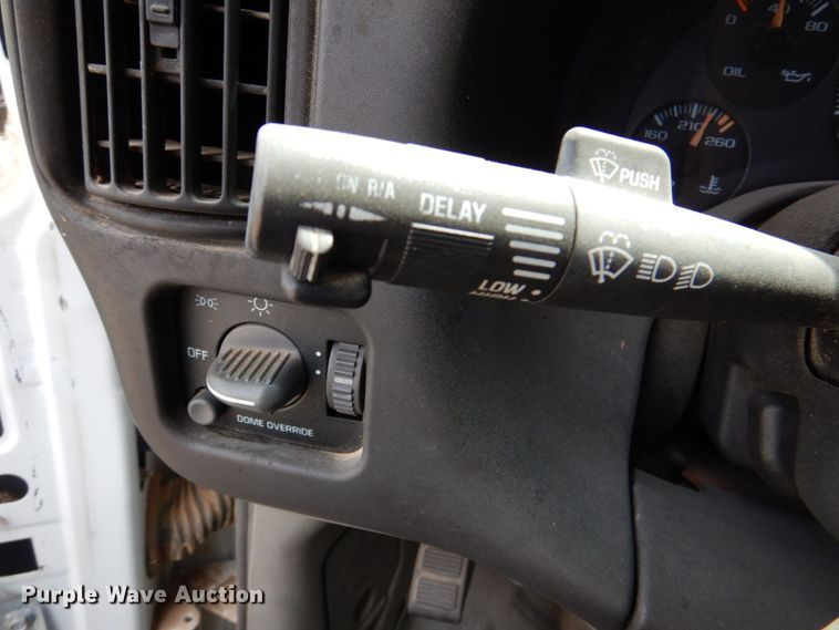 image for item DP4000 2001 Chevrolet Express 3500  van