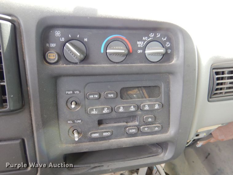 image for item DP4000 2001 Chevrolet Express 3500  van