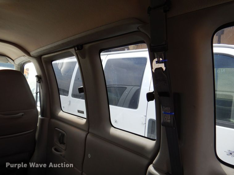 image for item DP4000 2001 Chevrolet Express 3500  van