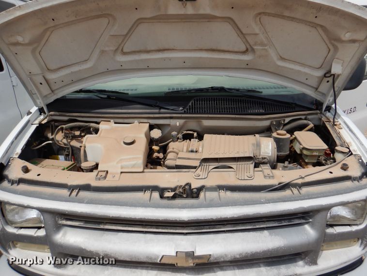 image for item DP4000 2001 Chevrolet Express 3500  van