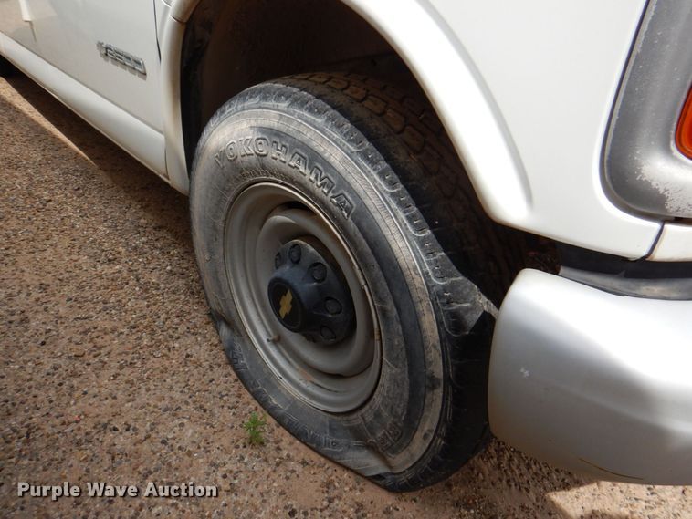 image for item DP4000 2001 Chevrolet Express 3500  van