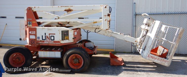 image for item DP4185 1998 Snorkel 41E  boom lift