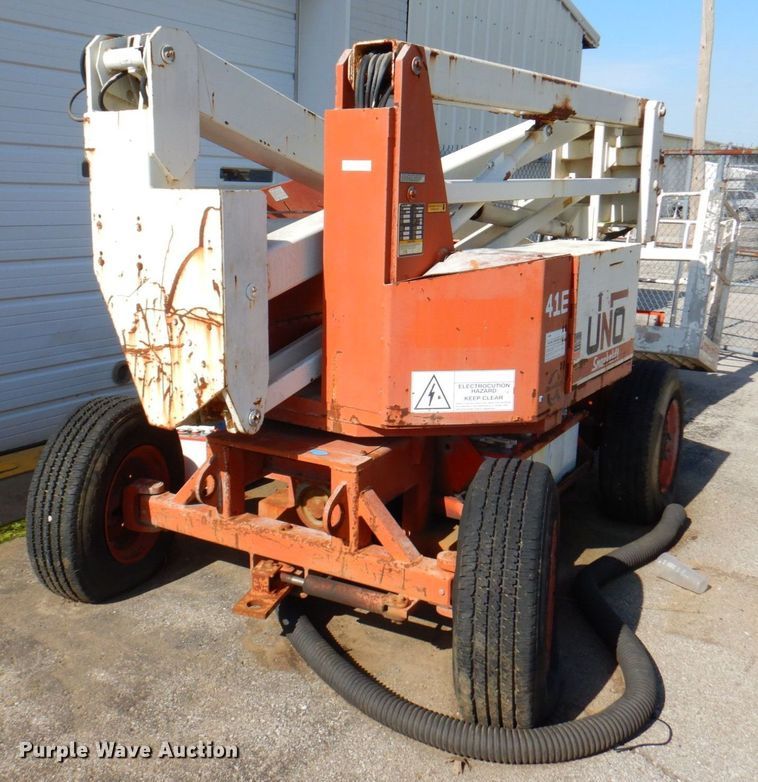 image for item DP4185 1998 Snorkel 41E  boom lift