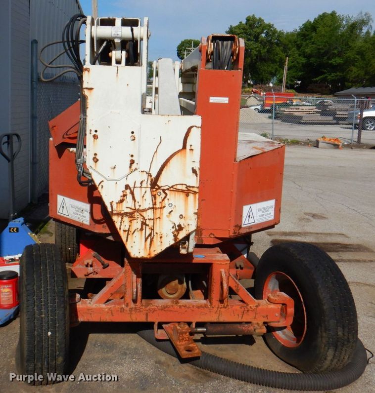 image for item DP4185 1998 Snorkel 41E  boom lift