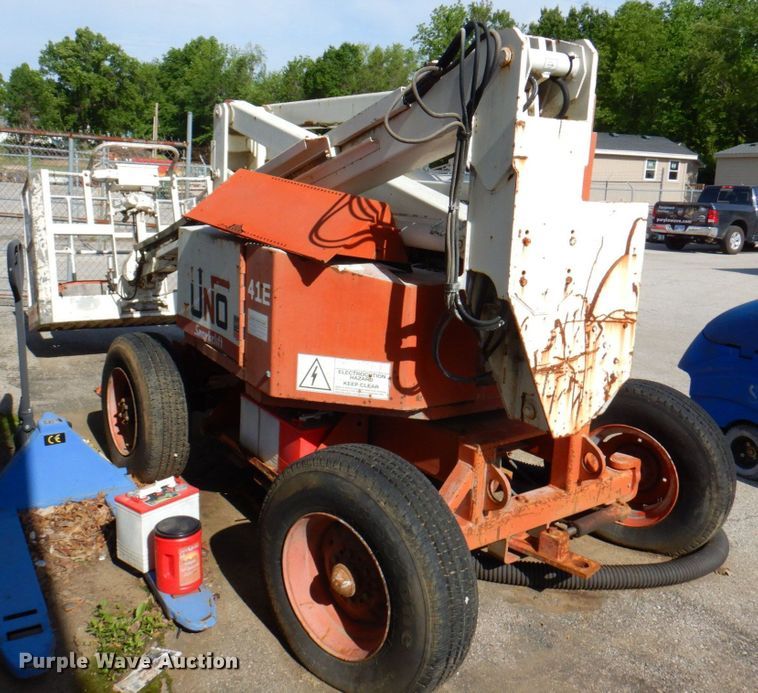 image for item DP4185 1998 Snorkel 41E  boom lift