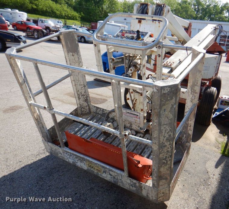 image for item DP4185 1998 Snorkel 41E  boom lift