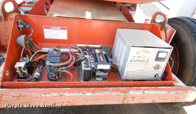 image for item DP4185 1998 Snorkel 41E  boom lift