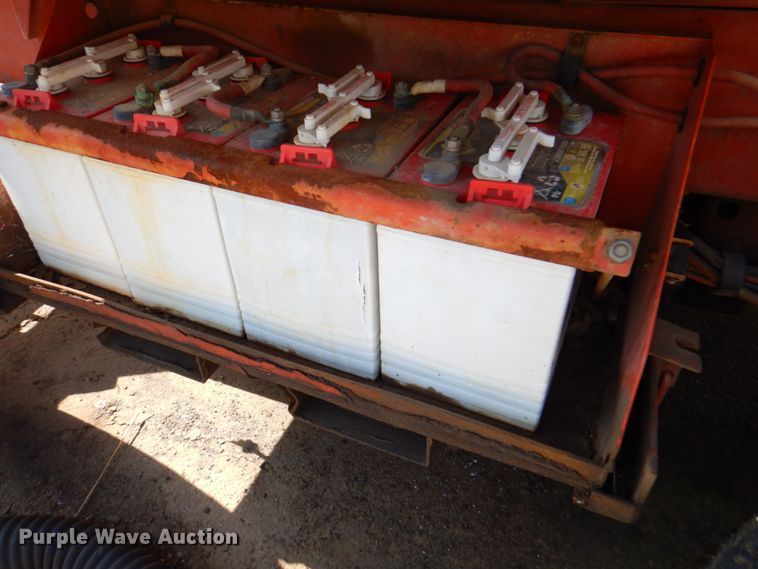 image for item DP4185 1998 Snorkel 41E  boom lift