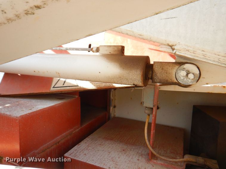 image for item DP4185 1998 Snorkel 41E  boom lift