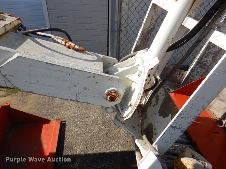 image for item DP4185 1998 Snorkel 41E  boom lift