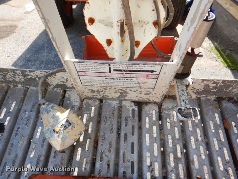 image for item DP4185 1998 Snorkel 41E  boom lift