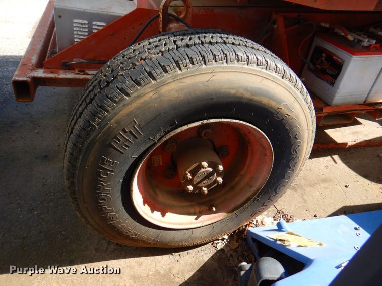 image for item DP4185 1998 Snorkel 41E  boom lift