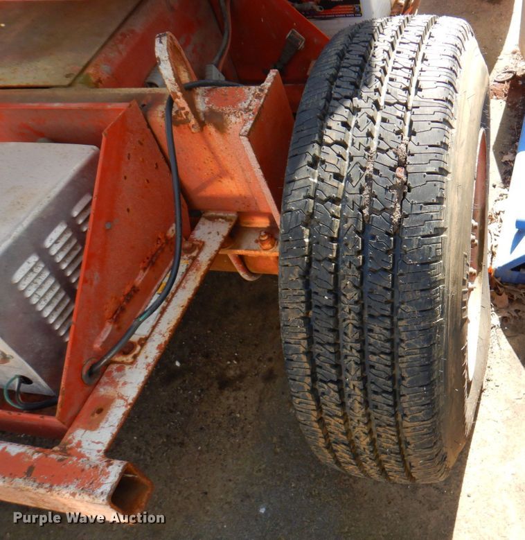 image for item DP4185 1998 Snorkel 41E  boom lift