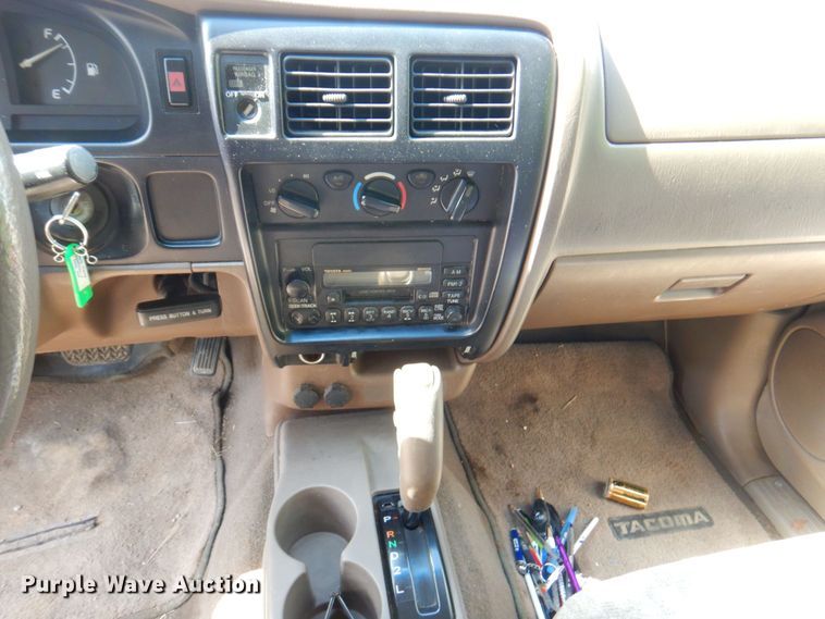 image for item DP4188 2004 Toyota Tacoma  pickup truck