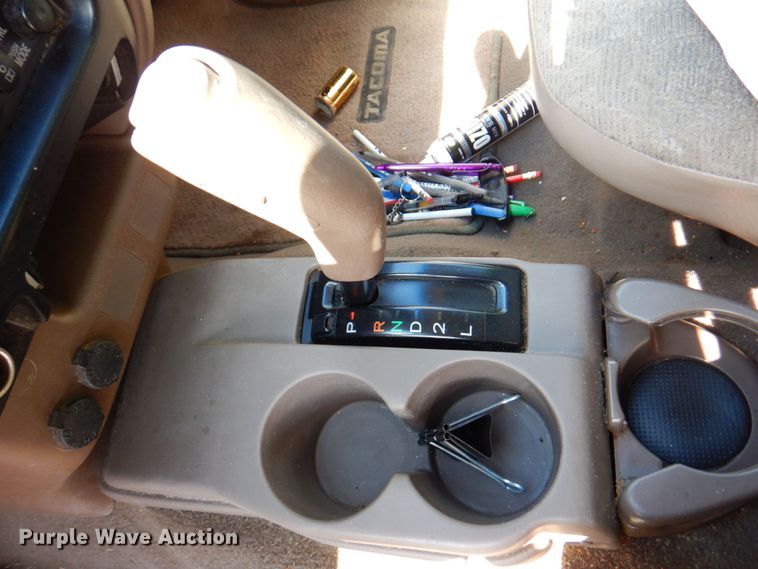 image for item DP4188 2004 Toyota Tacoma  pickup truck