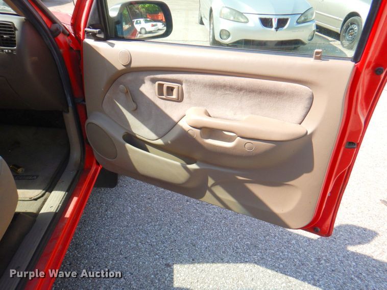 image for item DP4188 2004 Toyota Tacoma  pickup truck