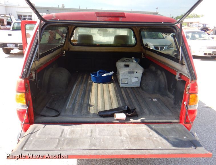 image for item DP4188 2004 Toyota Tacoma  pickup truck