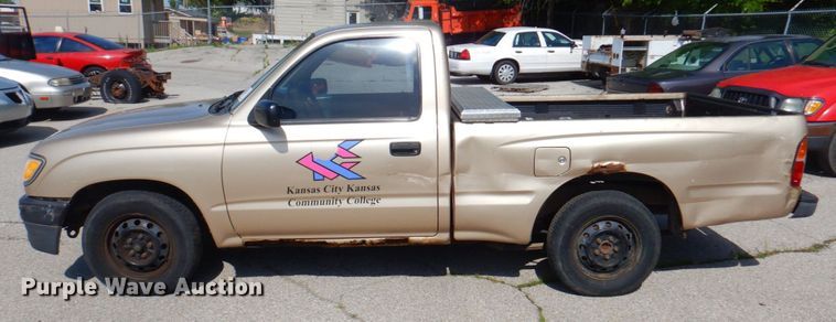 image for item DP4189 1996 Toyota Tacoma  pickup truck