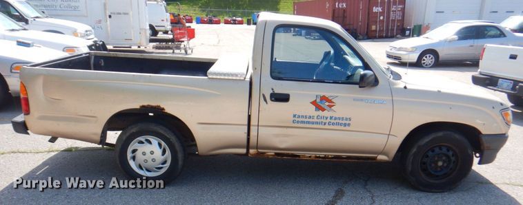 image for item DP4189 1996 Toyota Tacoma  pickup truck