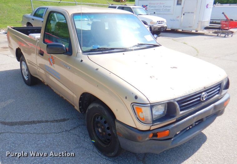 image for item DP4189 1996 Toyota Tacoma  pickup truck