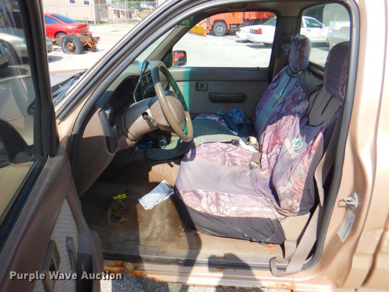 image for item DP4189 1996 Toyota Tacoma  pickup truck