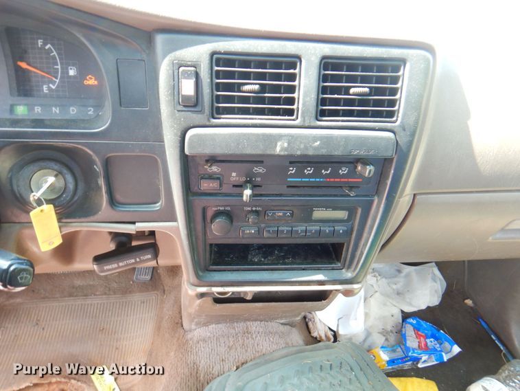 image for item DP4189 1996 Toyota Tacoma  pickup truck