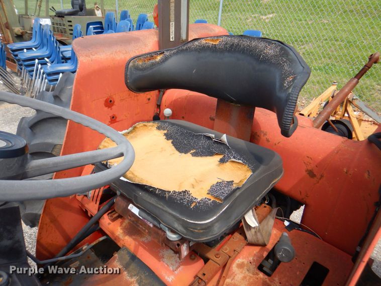 image for item DP4196 Case IH 585  tractor