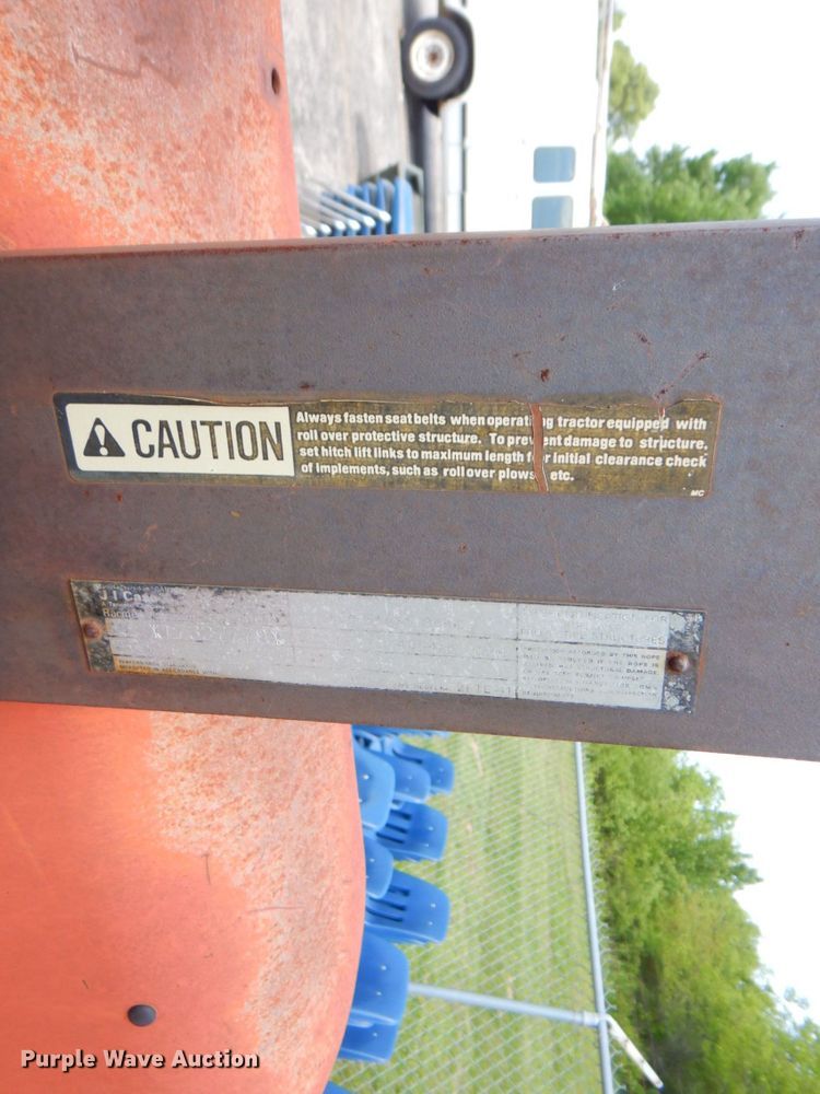 image for item DP4196 Case IH 585  tractor