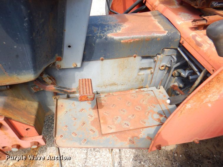 image for item DP4196 Case IH 585  tractor