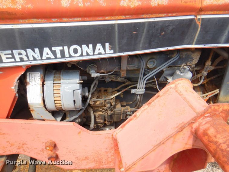 image for item DP4196 Case IH 585  tractor