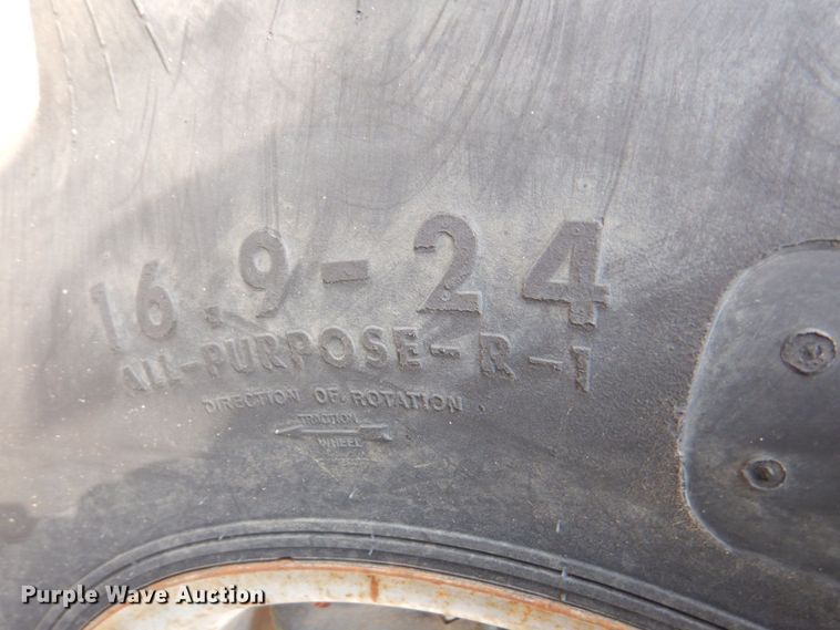 image for item DP4196 Case IH 585  tractor