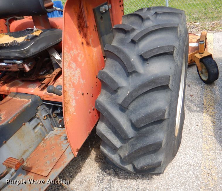 image for item DP4196 Case IH 585  tractor