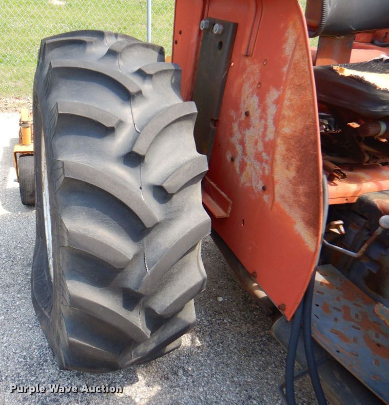 image for item DP4196 Case IH 585  tractor