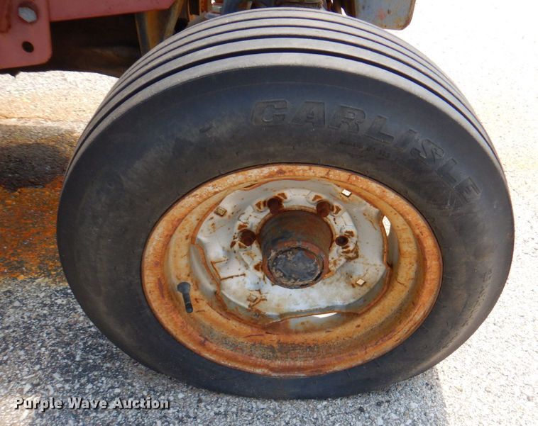 image for item DP4196 Case IH 585  tractor