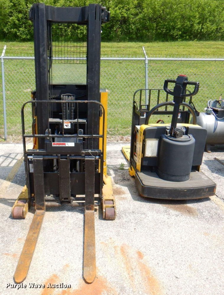 image for item DP4198 2015 Yale NR045AANL36SE089  forklift