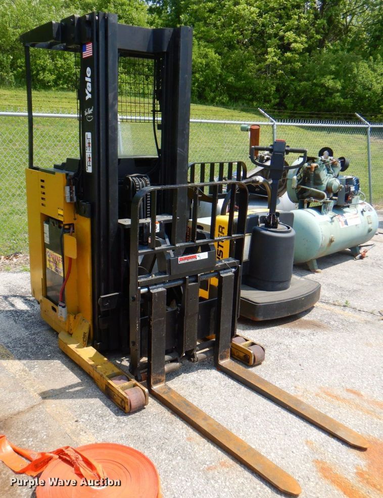 image for item DP4198 2015 Yale NR045AANL36SE089  forklift