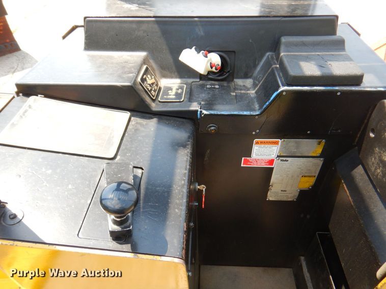 image for item DP4198 2015 Yale NR045AANL36SE089  forklift