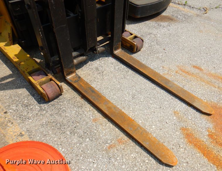 image for item DP4198 2015 Yale NR045AANL36SE089  forklift