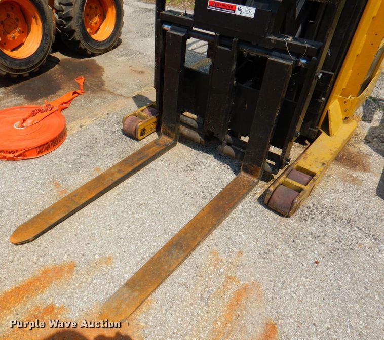 image for item DP4198 2015 Yale NR045AANL36SE089  forklift