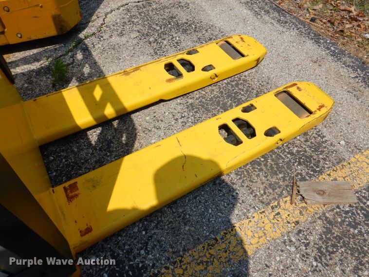 image for item DP4198 2015 Yale NR045AANL36SE089  forklift