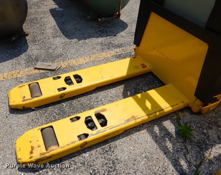 image for item DP4198 2015 Yale NR045AANL36SE089  forklift