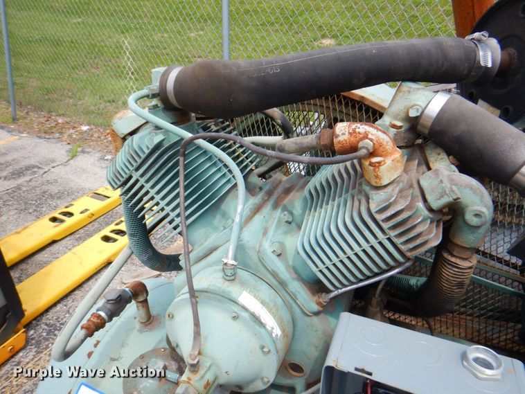 image for item DP4199 Champion HR10-12  air compressor