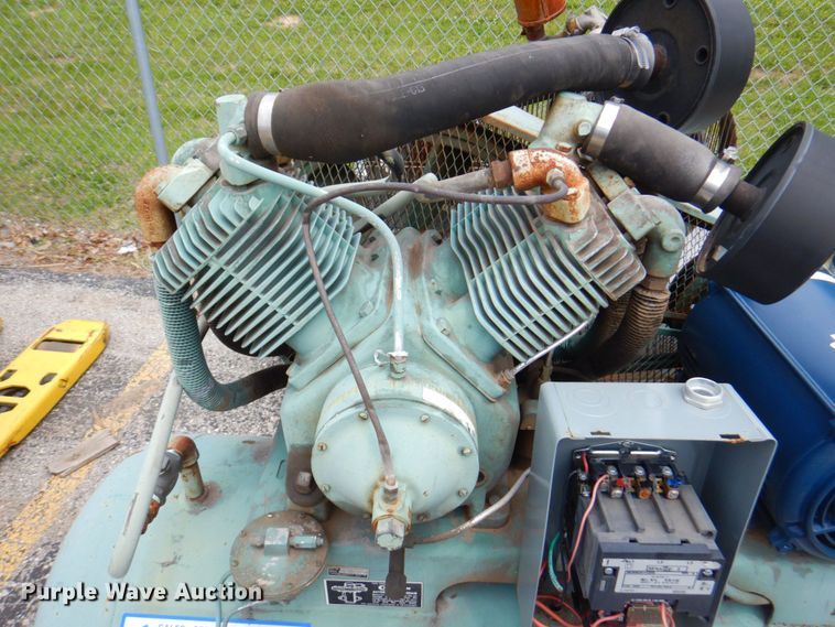 image for item DP4199 Champion HR10-12  air compressor