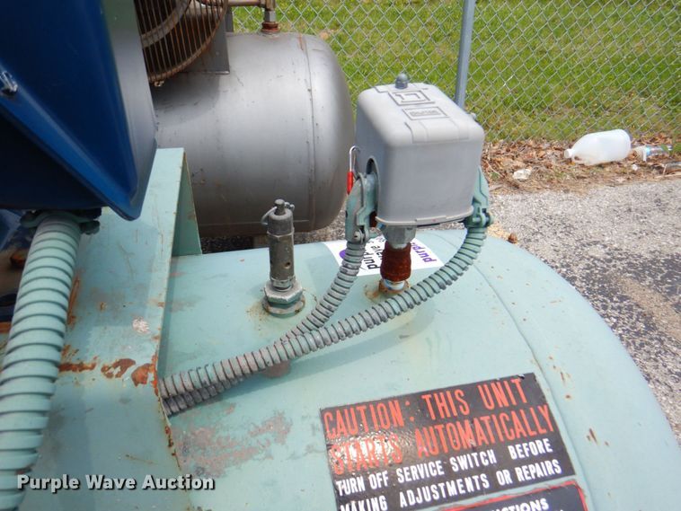 image for item DP4199 Champion HR10-12  air compressor