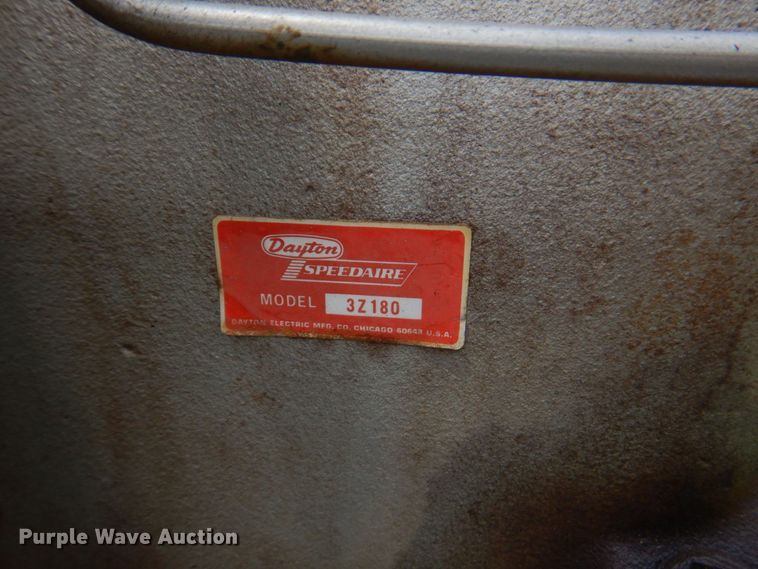 image for item DP4199 Champion HR10-12  air compressor