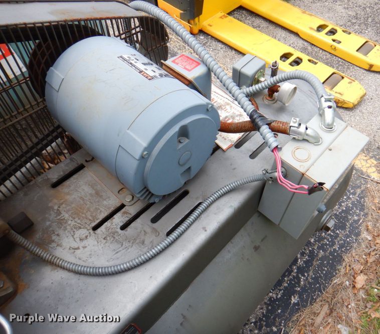 image for item DP4199 Champion HR10-12  air compressor