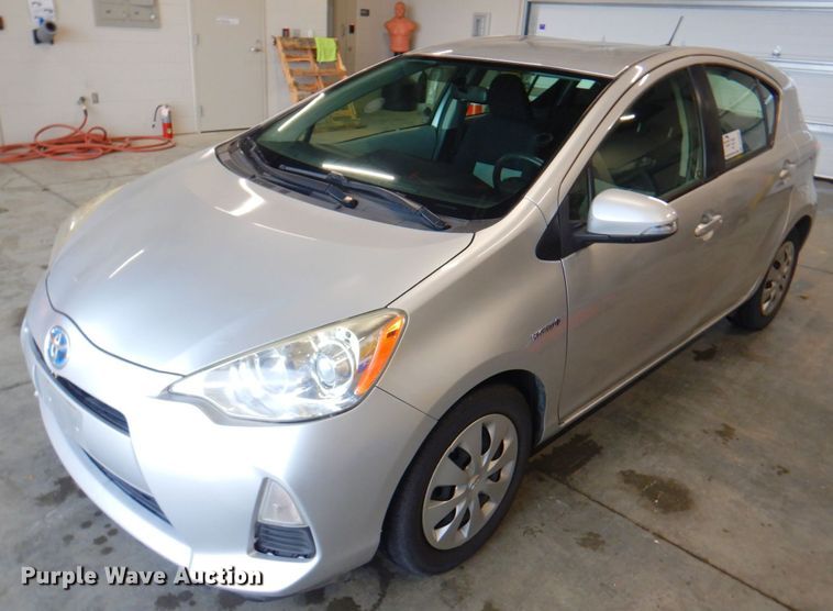 image for item DP4202 2014 Toyota Prius C