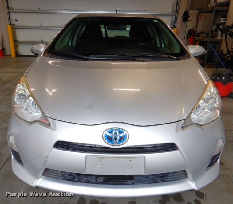 image for item DP4202 2014 Toyota Prius C