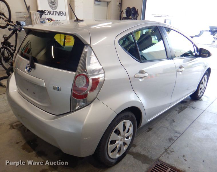 image for item DP4202 2014 Toyota Prius C