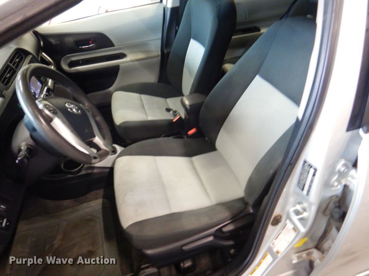 image for item DP4202 2014 Toyota Prius C